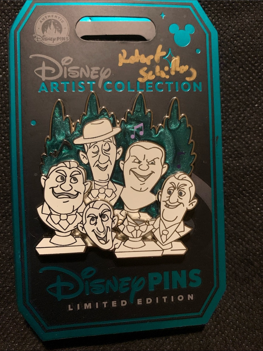 Disney Parks Artist Series Haunted Mansion Singing Busts pin LE 4000 NEW